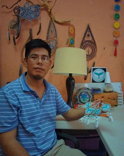 Octavio Gómez López, artesano del atrapasueños